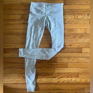 Lululemon White Patterned Low-Rise Wunder Unders, Size 6